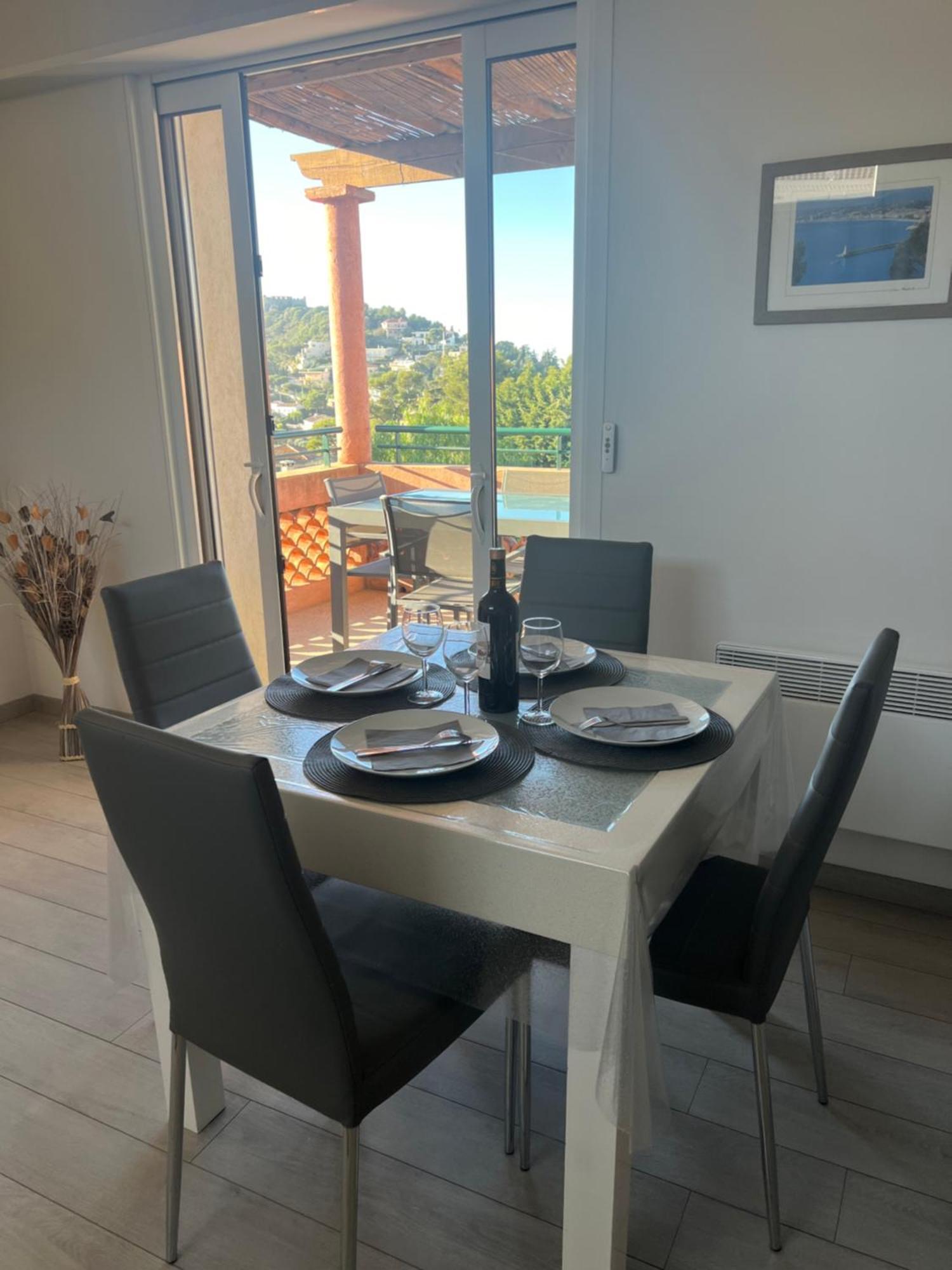 Agreable 3 Pieces Climatise Avec Vue Mer Et Parking Villefranche-sur-Mer Dış mekan fotoğraf